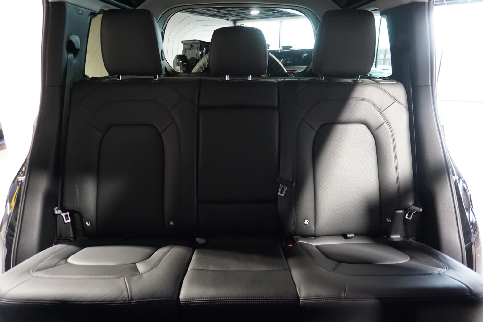 Land Rover Defender 110 3.0 D350 MHEV X-Dynamic HSE SUV 5dr Diesel Auto 4WD Euro 6 (s/s) (350 ps)